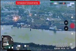 Khoảnh khắc Nga dội mưa đạn pháo xuống thành phố Kherson