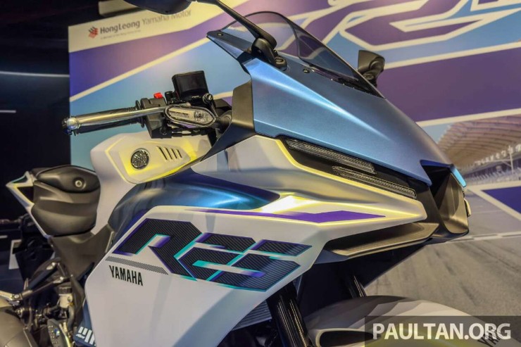 Yamaha YZF-R25 2025 trình làng: "Lột xác" thiết kế, nâng cấp trang bị - 4