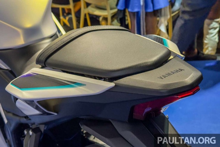 Yamaha YZF-R25 2025 trình làng: "Lột xác" thiết kế, nâng cấp trang bị - 6