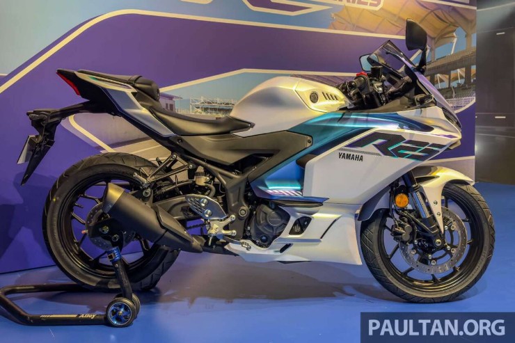 Yamaha YZF-R25 2025 trình làng: "Lột xác" thiết kế, nâng cấp trang bị - 1