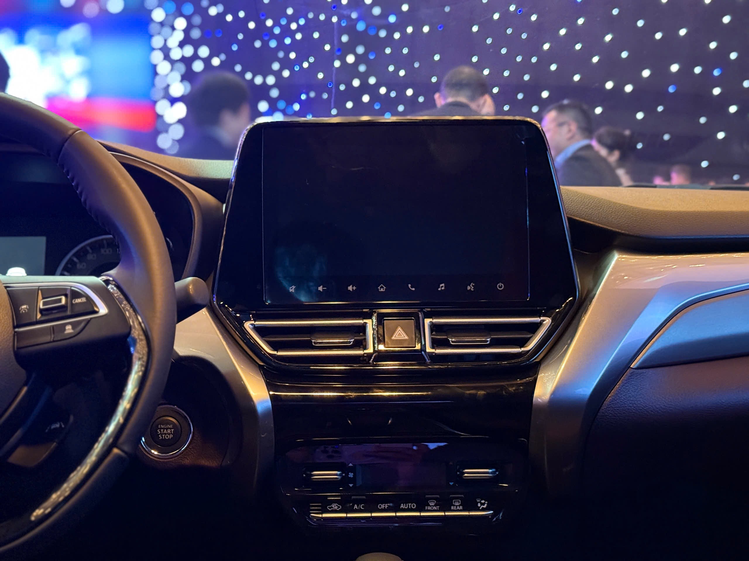 Đánh giá nhanh SUV Suzuki Fronx: SUV đô thị có đủ sức hút? - 13
