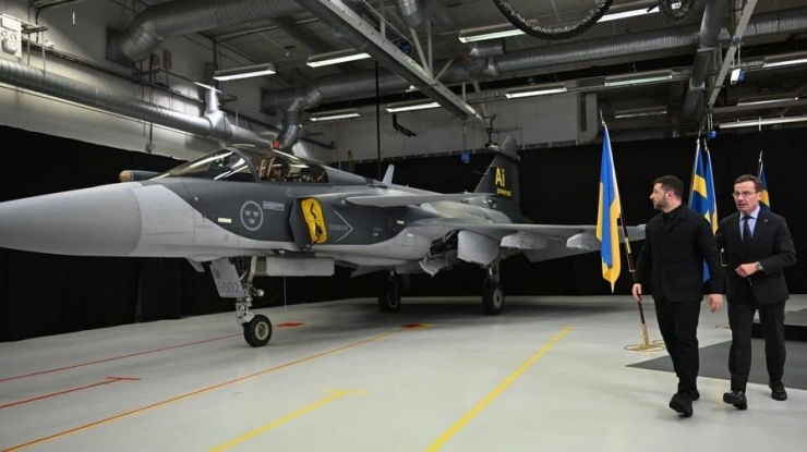 Ukraine tiết lộ thời điểm nhận 150 máy bay chiến đấu Gripen từ Thụy Điển - 1