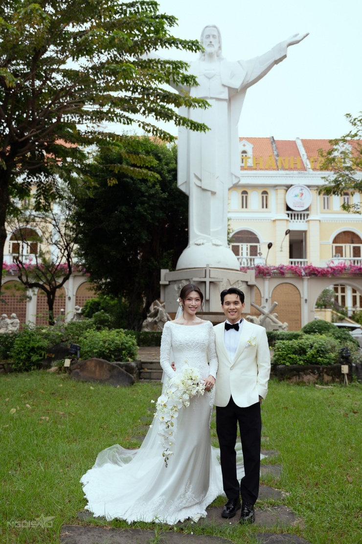 Váy cưới đính nghìn viên pha lê của Quỳnh Châu - 4