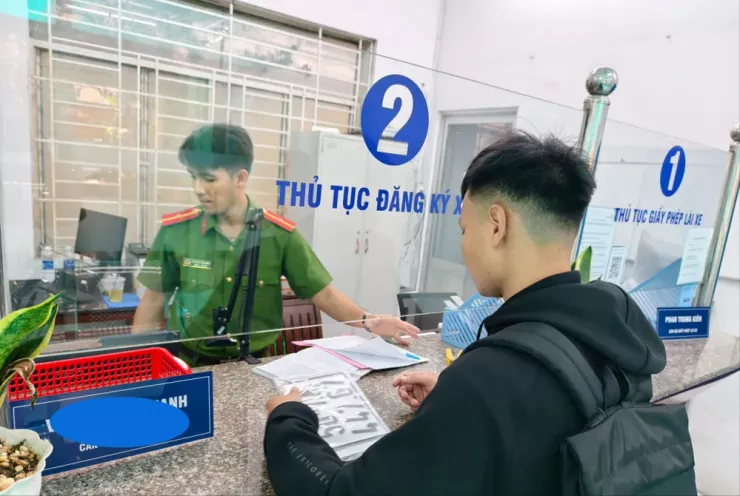 Cục CSGT hướng dẫn thanh lý xe cũ nát trước đây mà chưa thực hiện thu hồi biển số, thì chủ xe cần tới cơ quan đăng ký xe để khai báo về thông tin của xe. Ảnh: TN