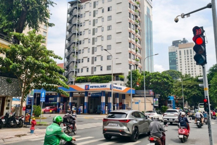 Giải mã các vạch kẻ đường tài xế hay nhầm lẫn, dễ bị camera AI phạt nguội