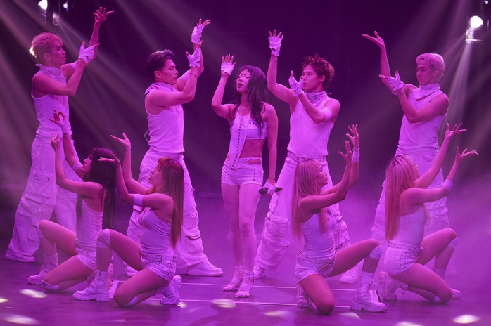 Em xinh Mỹ Mỹ tạo ấn tượng tại fan concert