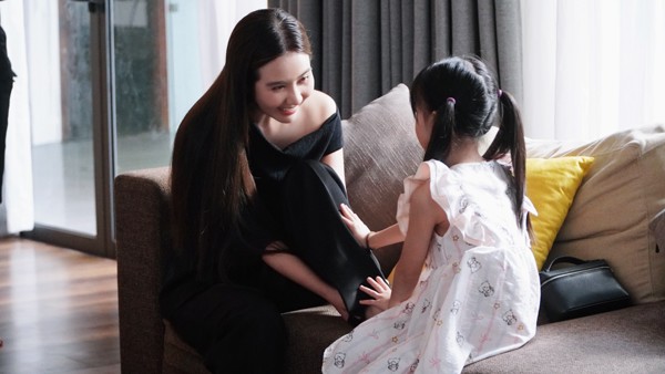 Phan Minh Huyền rất thích vai diễn của mình trong "Cách em 1milimet".