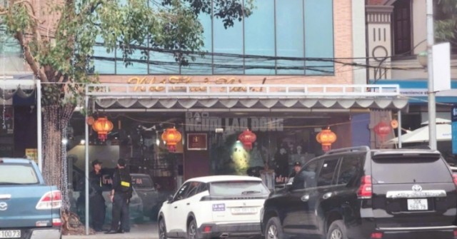 Nhiều cảnh sát phong tỏa, xuất hiện tại nhà 1 d...