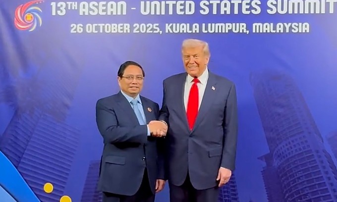 Thủ tướng Phạm Minh Chính gặp Tổng thống Mỹ Donald Trump nhân dự Hội nghị Cấp cao ASEAN - Mỹ lần thứ 13, ngày 26/10, tại Kuala Lumpur, Malaysia. Ảnh: TTXVN