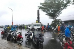 Một phụ nữ đi xe máy bị gió cuốn rơi xuống vực, tử vong