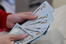 Tỷ giá USD 'chợ đen' biến động, NHNN có động thái mới