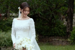 Váy cưới đính nghìn viên pha lê của Quỳnh Châu
