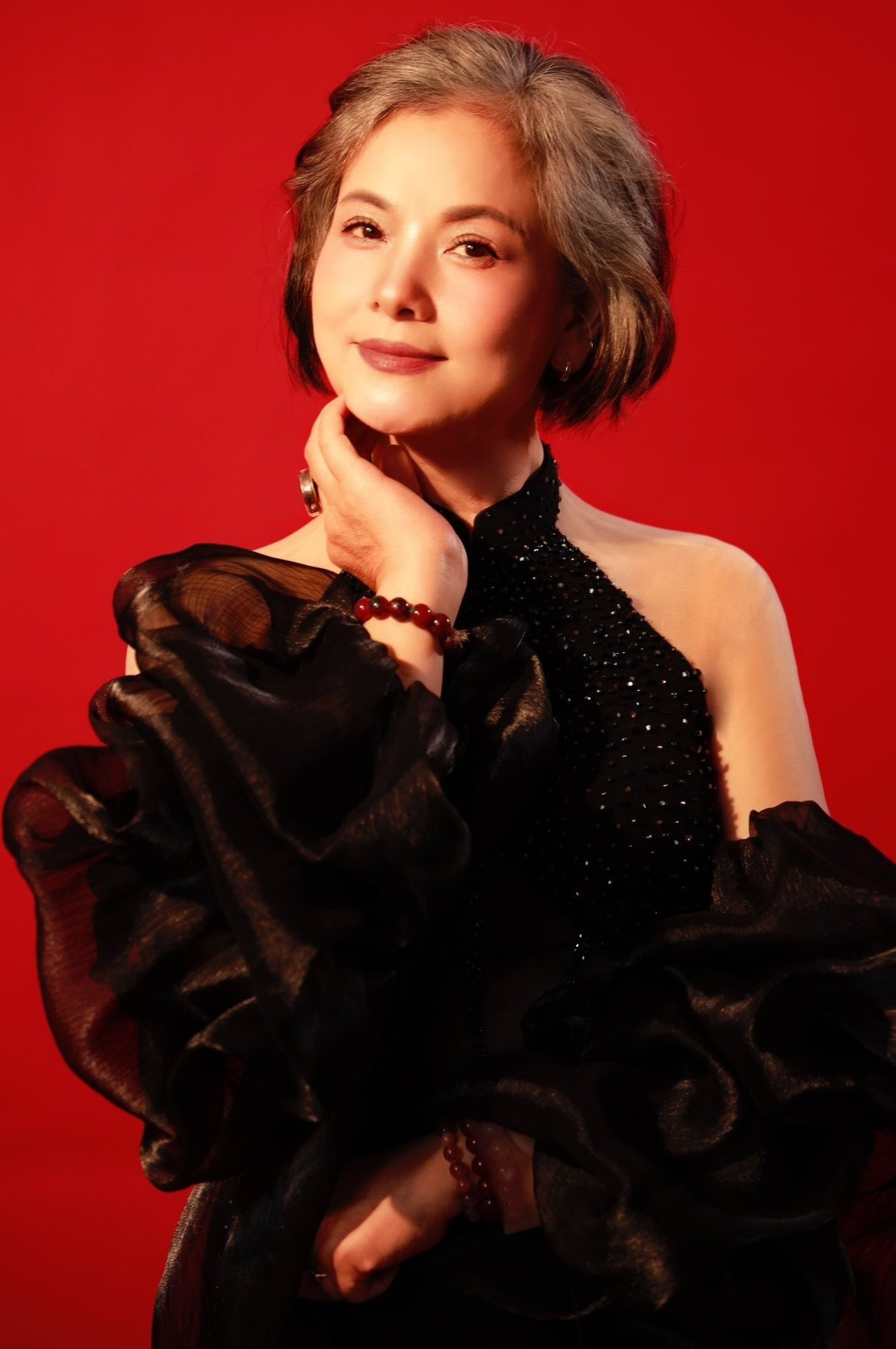 NSND mang hàm Đại tá từng lọt top 10 Người đẹp Hà Nội có cuộc sống giản dị - 3