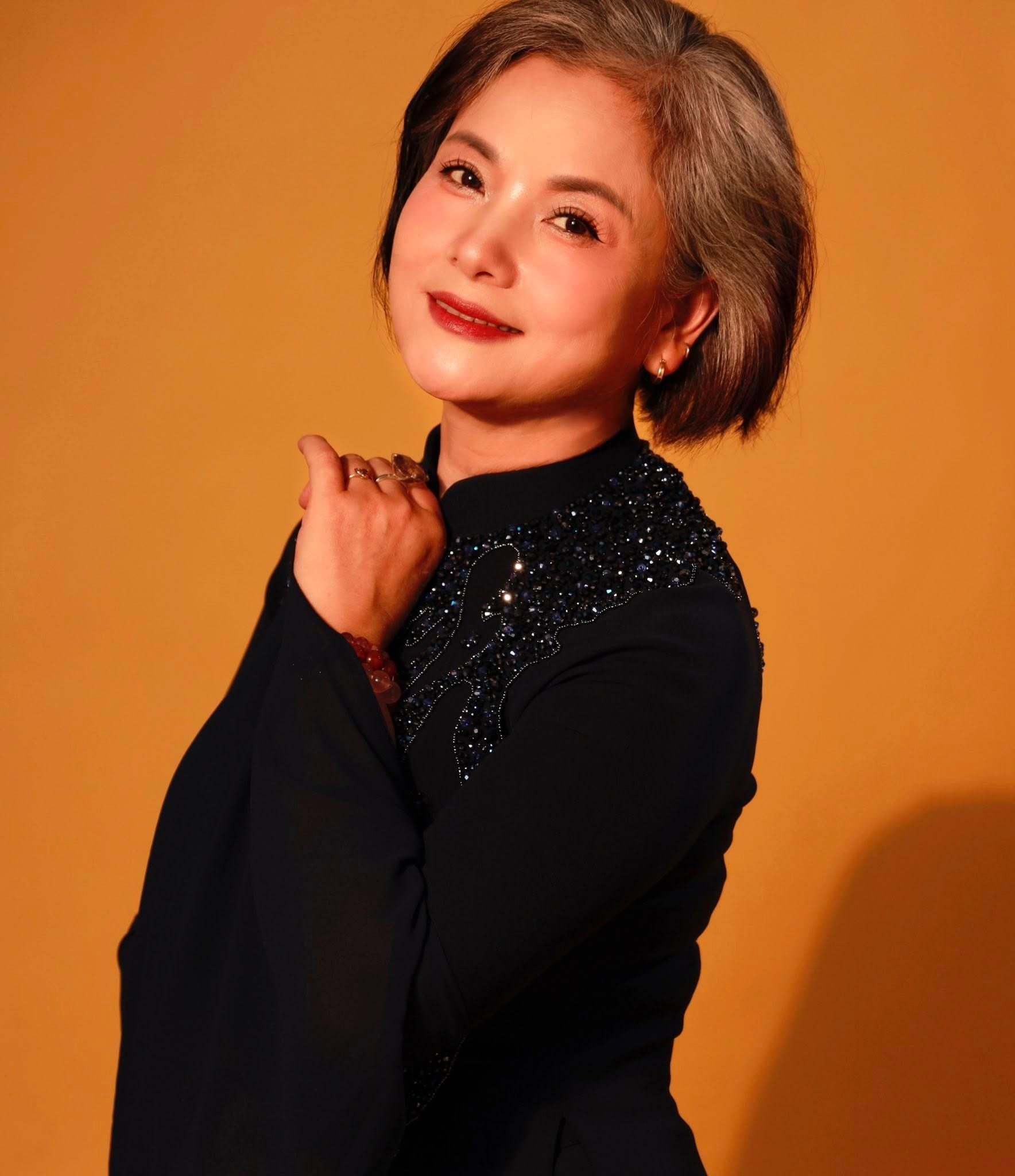 NSND mang hàm Đại tá từng lọt top 10 Người đẹp Hà Nội có cuộc sống giản dị - 6