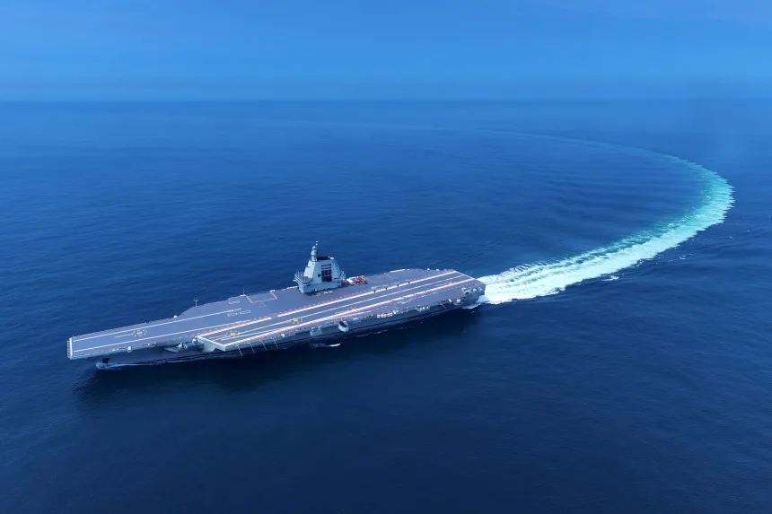 Tàu Phúc Kiến trong một chuyến thử nghiệm trên biển vào tháng 5/2024. Ảnh: Tân Hoa Xã.
