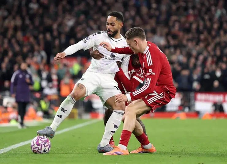 Cunha khiến các cầu thủ Liverpool khốn khổ