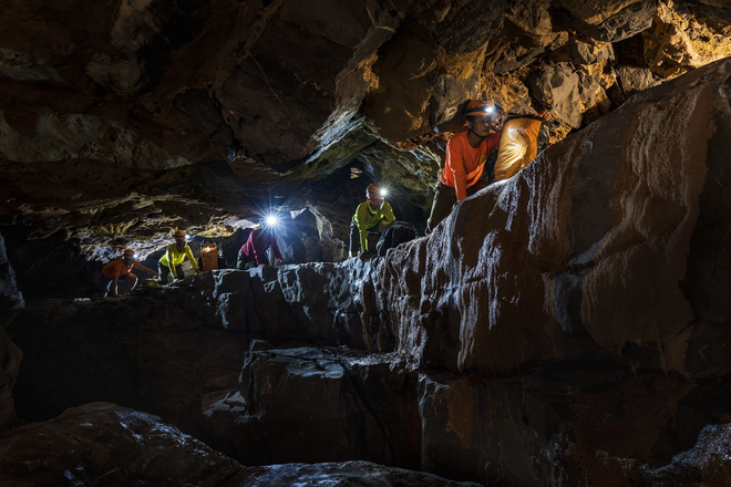 Những điều huyền bí, thú vị được phát hiện khi khám phá hố sụt sâu nhất Việt Nam - 11