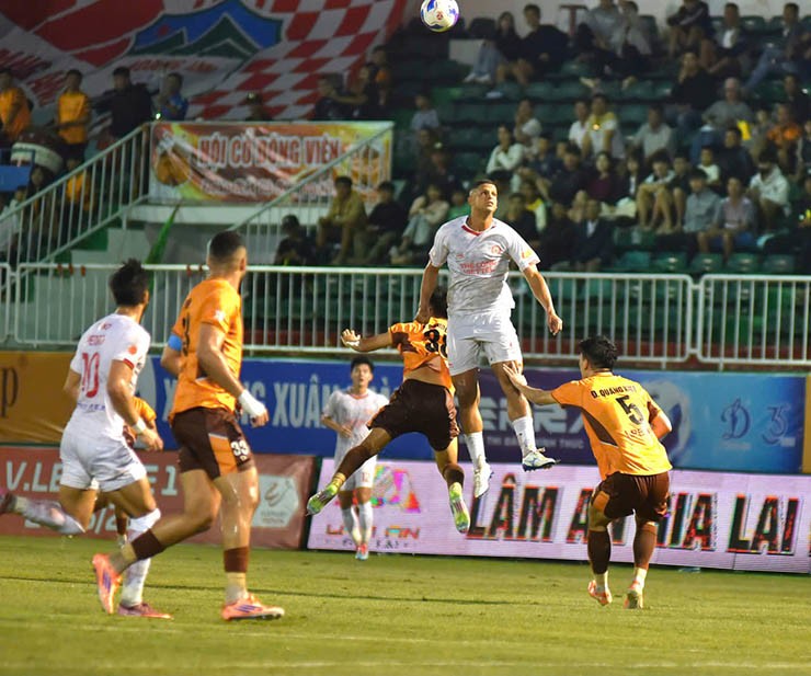 Trực tiếp bóng đá HAGL - Thể Công Viettel: Đội khách có bàn danh dự (Hết giờ) - 1