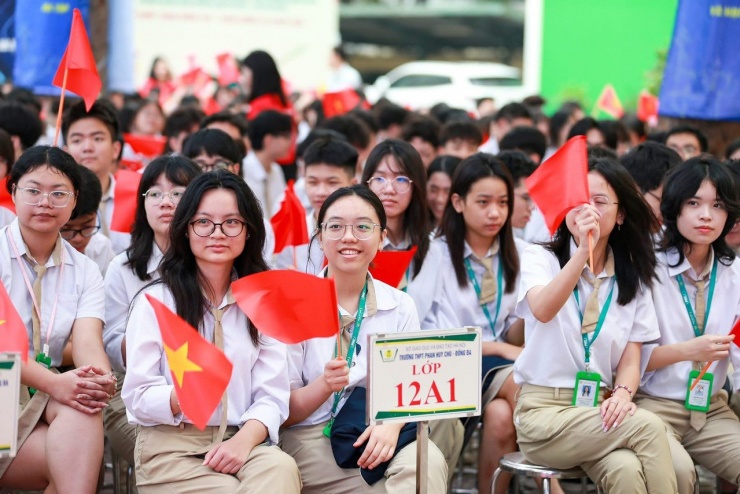 Sở GD&ĐT Hà Nội yêu cầu các trường thiết lập và công khai đường dây nóng để phụ huynh phản ánh thông tin.