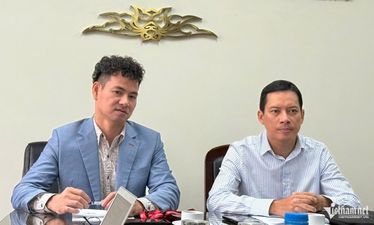 NSND Xuân Bắc - Cục trưởng Cục Nghệ thuật biểu diễn và ông Lê Quang Tự Do - Cục trưởng Cục Phát thanh, Truyền hình và Thông tin điện tử tại cuộc họp. 