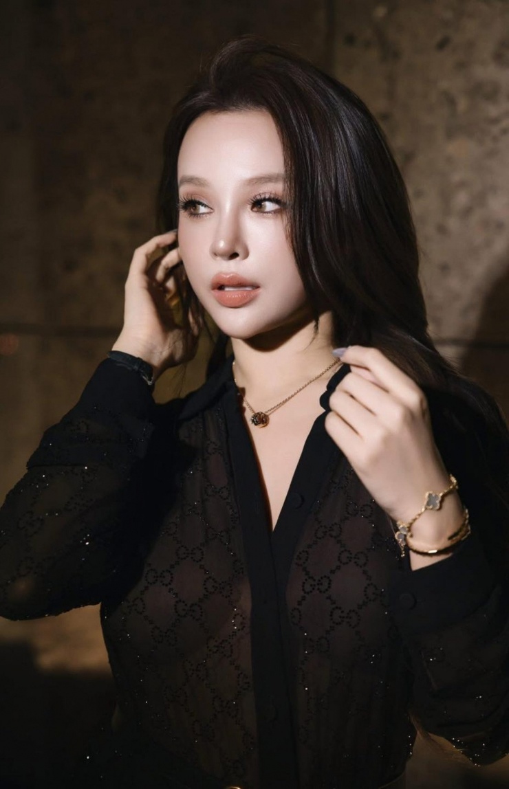 Huyền Baby đón tuổi 36, được khen trẻ đẹp.