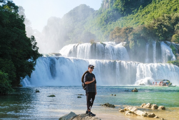 Vẻ đẹp tiên cảnh của thác Bản Giốc vào thu - 4