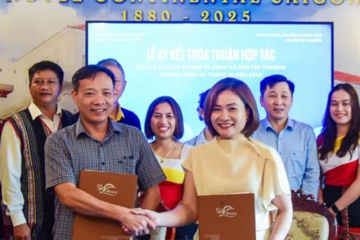 Tạp chí Du lịch TP.HCM và xã Sơn Tây Thượng ký kết hợp tác để phát triển du lịch