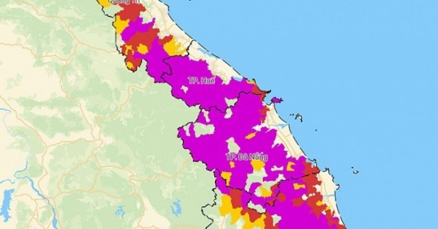 Mưa lũ, sạt lở đe dọa Huế, Đà Nẵng và Quảng Ngãi