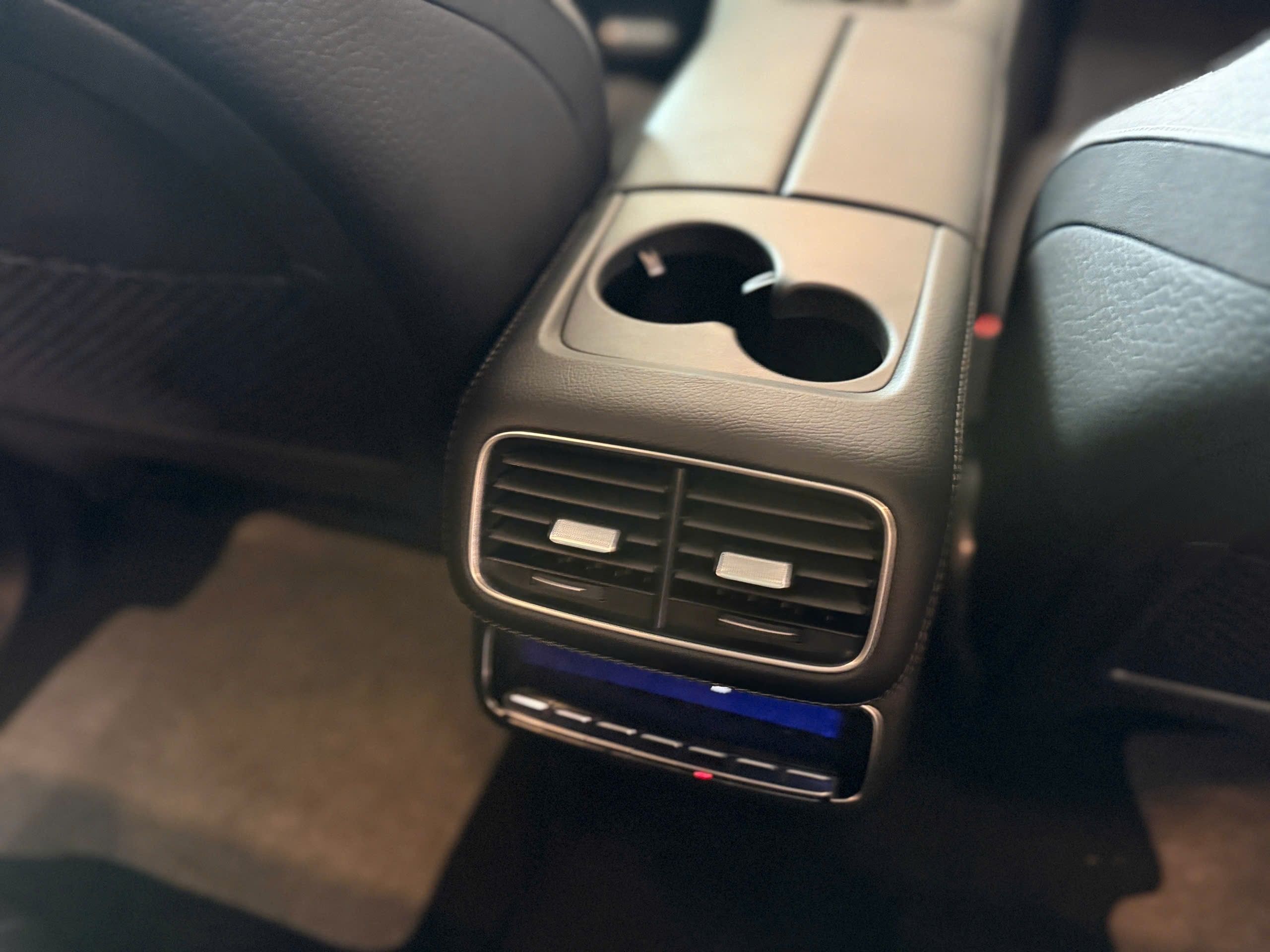 Chi tiết Mercedes-Benz GLS bản kỷ niệm 30 năm, giá 6 tỷ đồng - 15