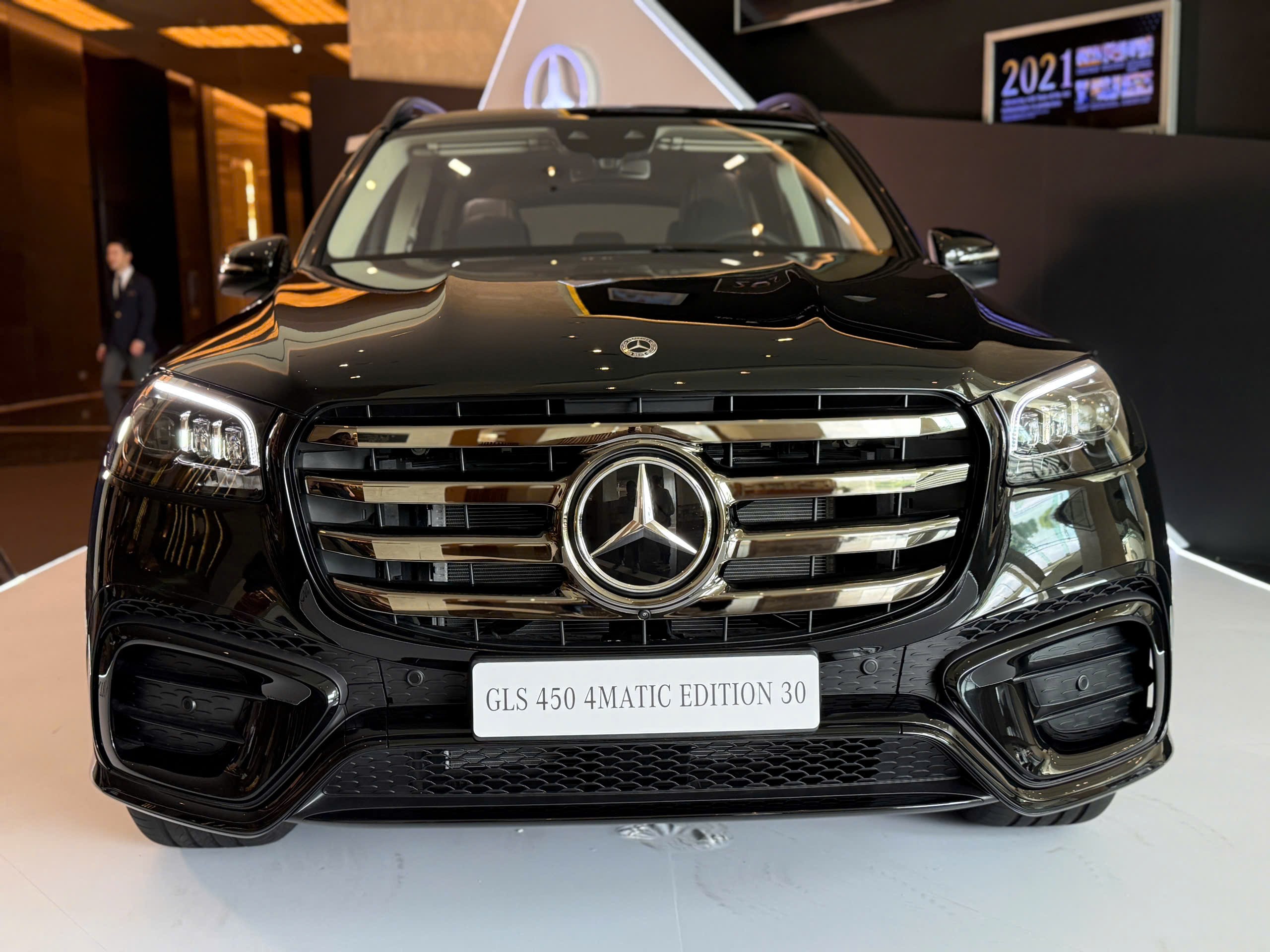 Chi tiết Mercedes-Benz GLS bản kỷ niệm 30 năm, giá 6 tỷ đồng - 4