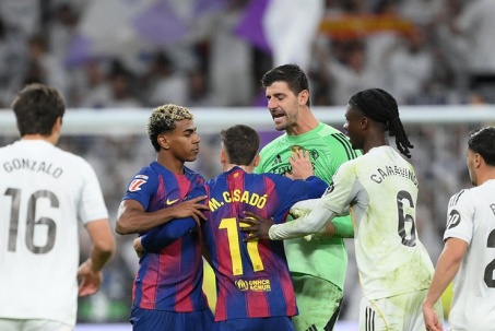 Ẩu đả Siêu kinh điển: Vinicius đòi xử Yamal, cảnh sát phải can thiệp