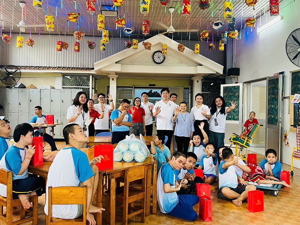 Ban lãnh đạo cùng cán bộ nhân viên Bingo Mall tại Mái ấm Thiên Phước