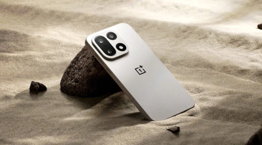 OnePlus 15.