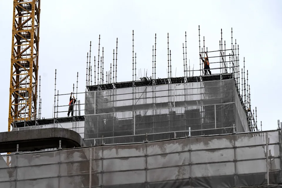 Trung Quốc siết sản xuất thép: Giá thép cây bật tăng, ngành thép toàn cầu chấn động - 1