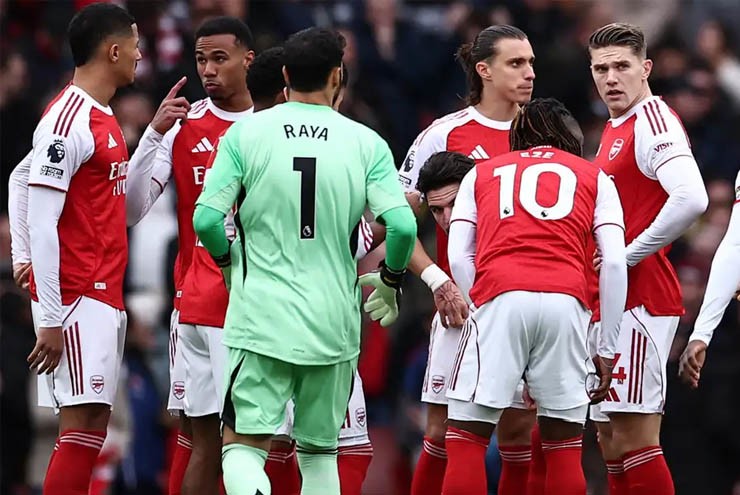 Arsenal có hàng thủ vững chãi