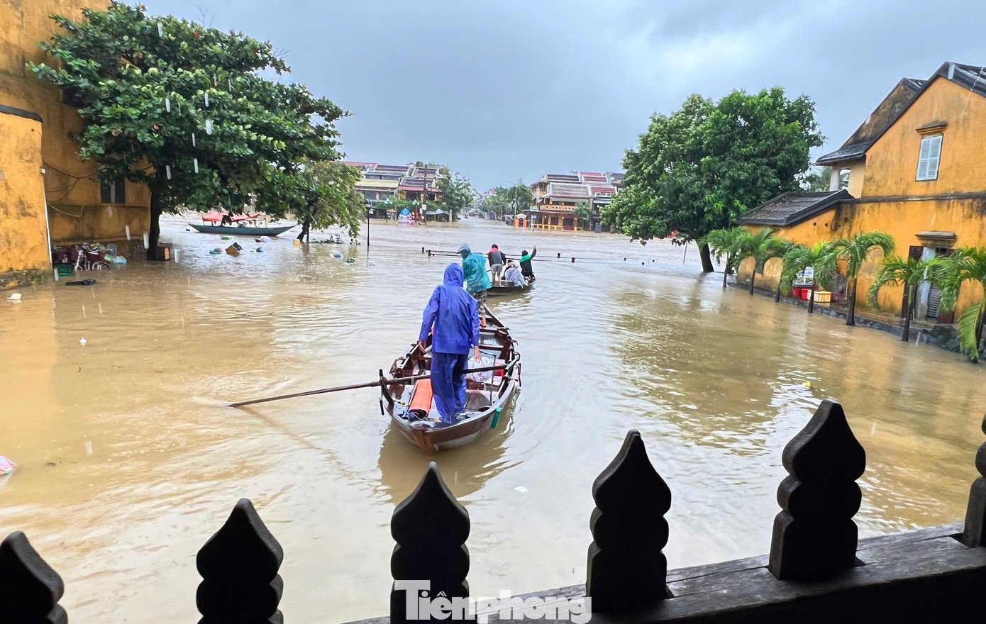 Khu vực Chùa Cầu nước dâng cao