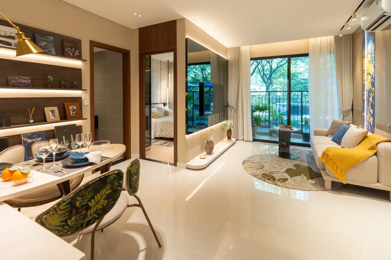 Không gian sống tràn ngập hơi thở tự nhiên, mỗi khung cửa đều mở ra khung cảnh xanh mát an lành, thanh yên