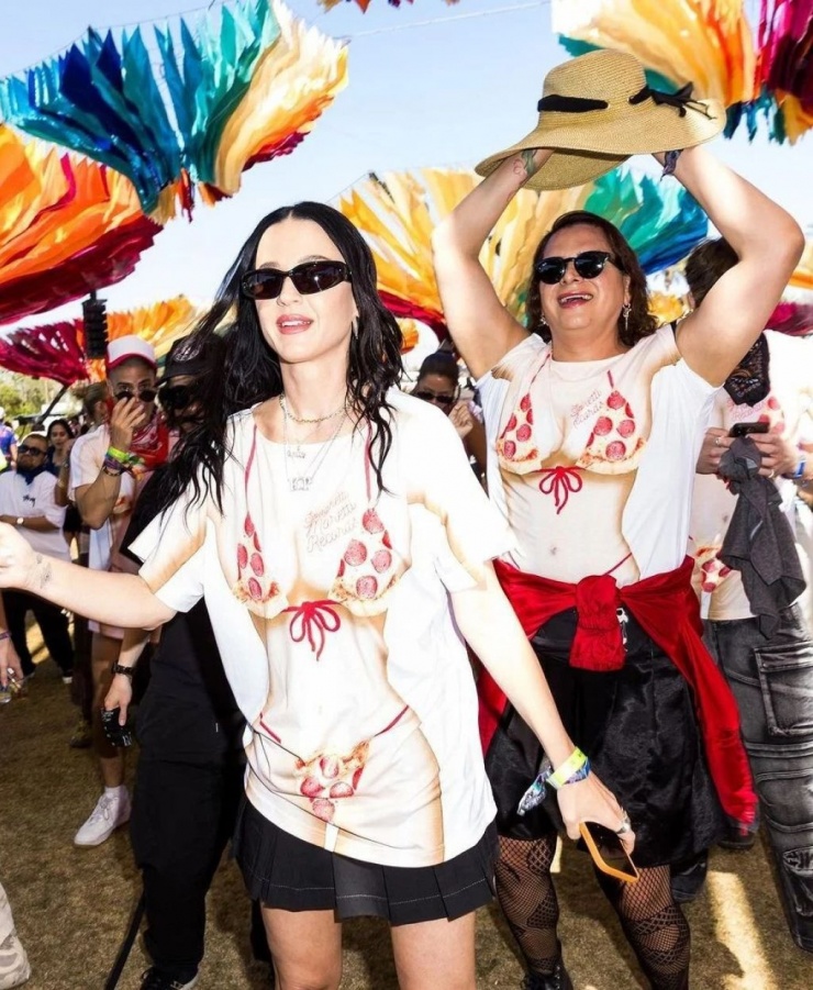 Gu mặc táo bạo của Katy Perry - 8