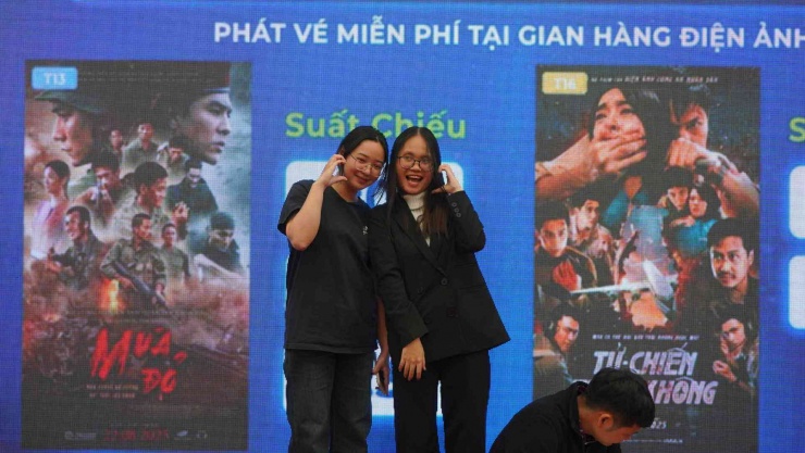 Sức hút của 'Mưa đỏ' và 'Tử chiến trên không' tại Hội chợ Mùa Thu lần thứ nhất - năm 2025 - 5