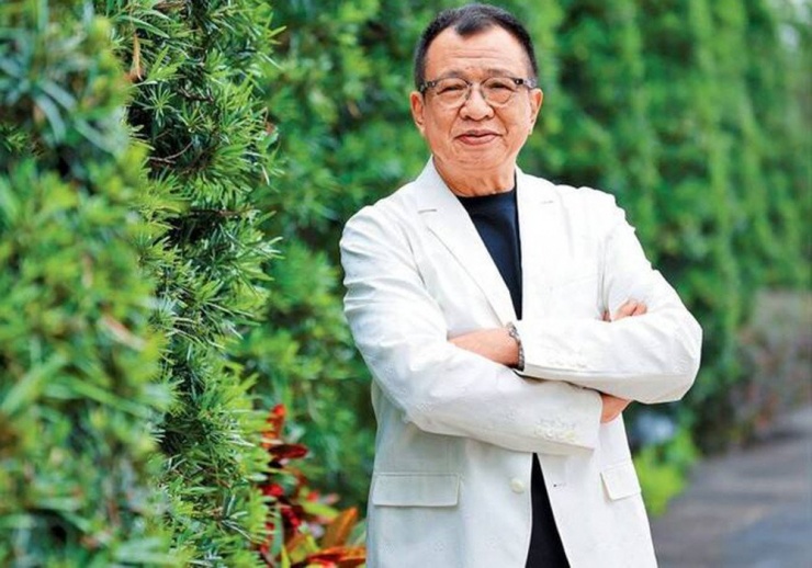 Nam diễn viên nổi tiếng trong giới showbiz Hong Kong. 