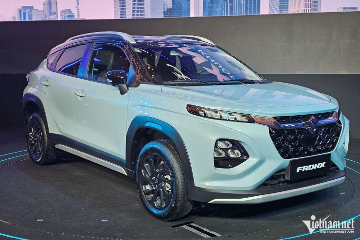 Suzuki Fronx vừa nhập mâm phân khúc A-SUV, có giá bán từ 520 triệu. Ảnh: Ngô Minh