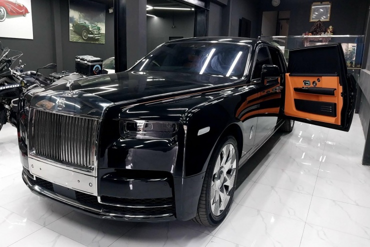 Đại gia Sài Gòn chi 60 tỷ tậu xe siêu sang Rolls-Royce Phantom VIII - 4