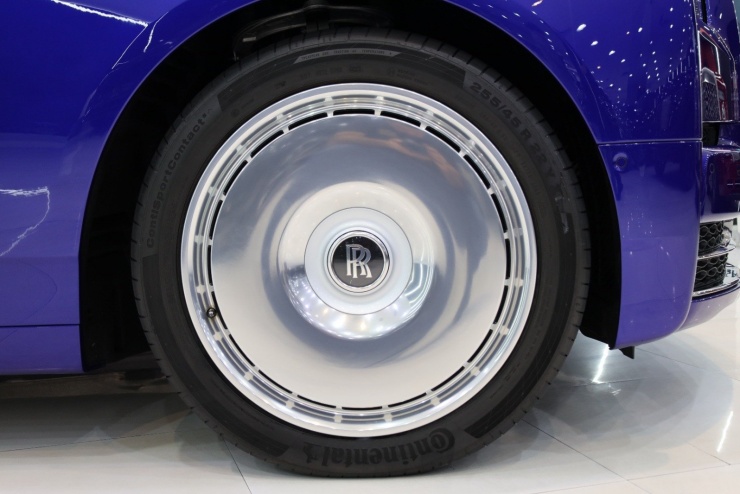 Đại gia Sài Gòn chi 60 tỷ tậu xe siêu sang Rolls-Royce Phantom VIII - 6