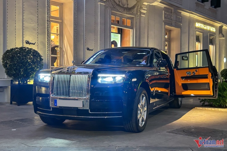 Đại gia Sài Gòn chi 60 tỷ tậu xe siêu sang Rolls-Royce Phantom VIII - 7