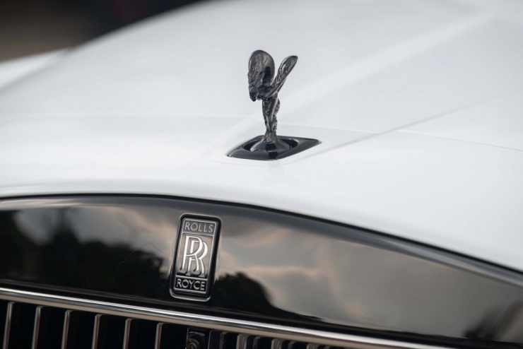 Cận cảnh Rolls-Royce Cullinan Black Badge 2025 đầu tiên về Việt Nam - 3