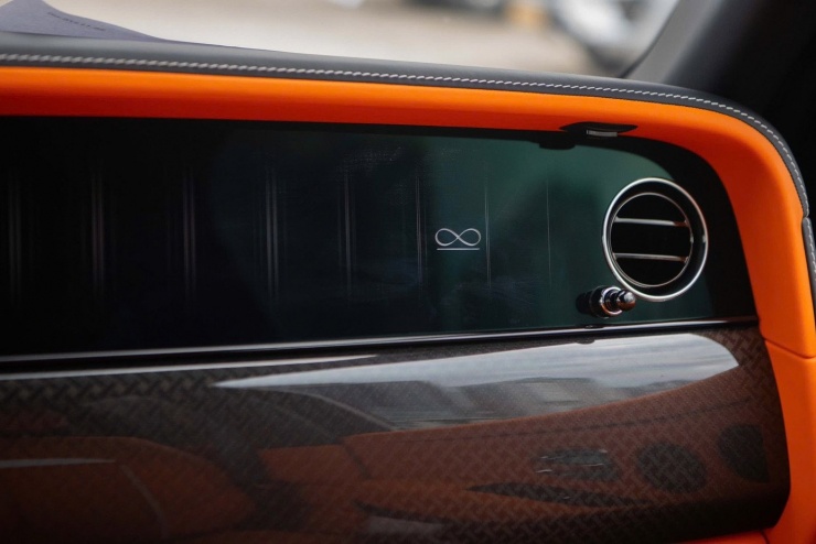 Cận cảnh Rolls-Royce Cullinan Black Badge 2025 đầu tiên về Việt Nam - 13