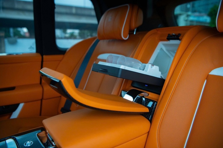 Cận cảnh Rolls-Royce Cullinan Black Badge 2025 đầu tiên về Việt Nam - 15