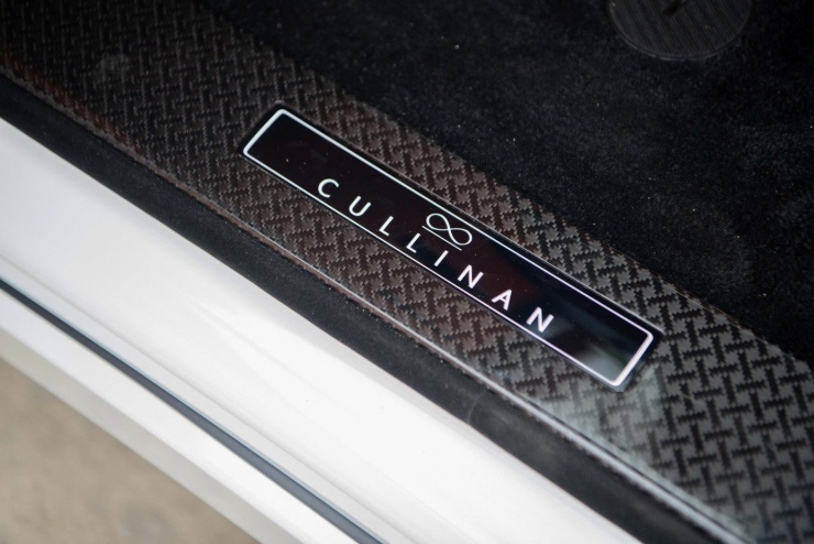 Cận cảnh Rolls-Royce Cullinan Black Badge 2025 đầu tiên về Việt Nam - 18