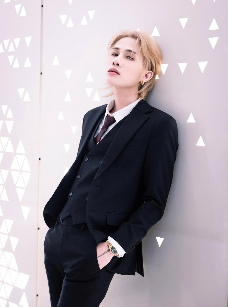 Ca sĩ Jack - J97 có nhiều biểu hiện lệch chuẩn văn hóa. Ảnh: FBNV