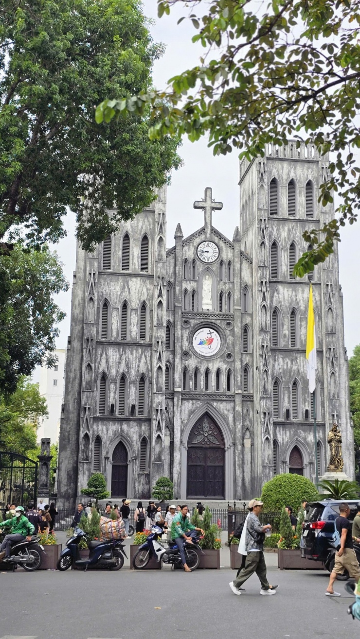 Hà Nội những ngày đẹp nhất năm: 'Mình cứ thấy như đang ở trong một bộ phim' - 14